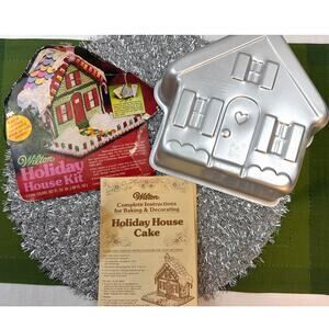 Wilton Holiday House Cake Pan Gingerbread House 1980s Christmas/Valentines Day